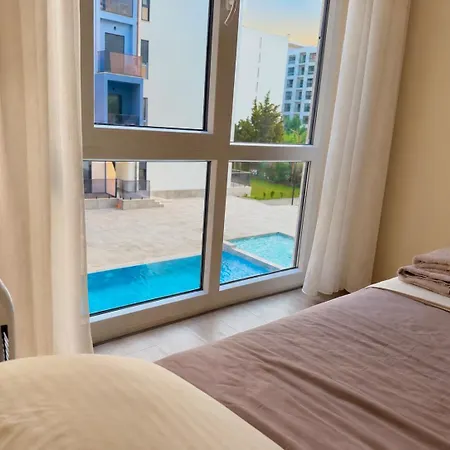 Hola Collection - Poolside Apartament