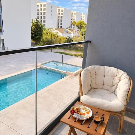 Hola Collection - Poolside Apartament *
