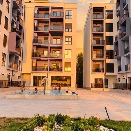 Hola Collection - Poolside Apartament Golem (Tirana)